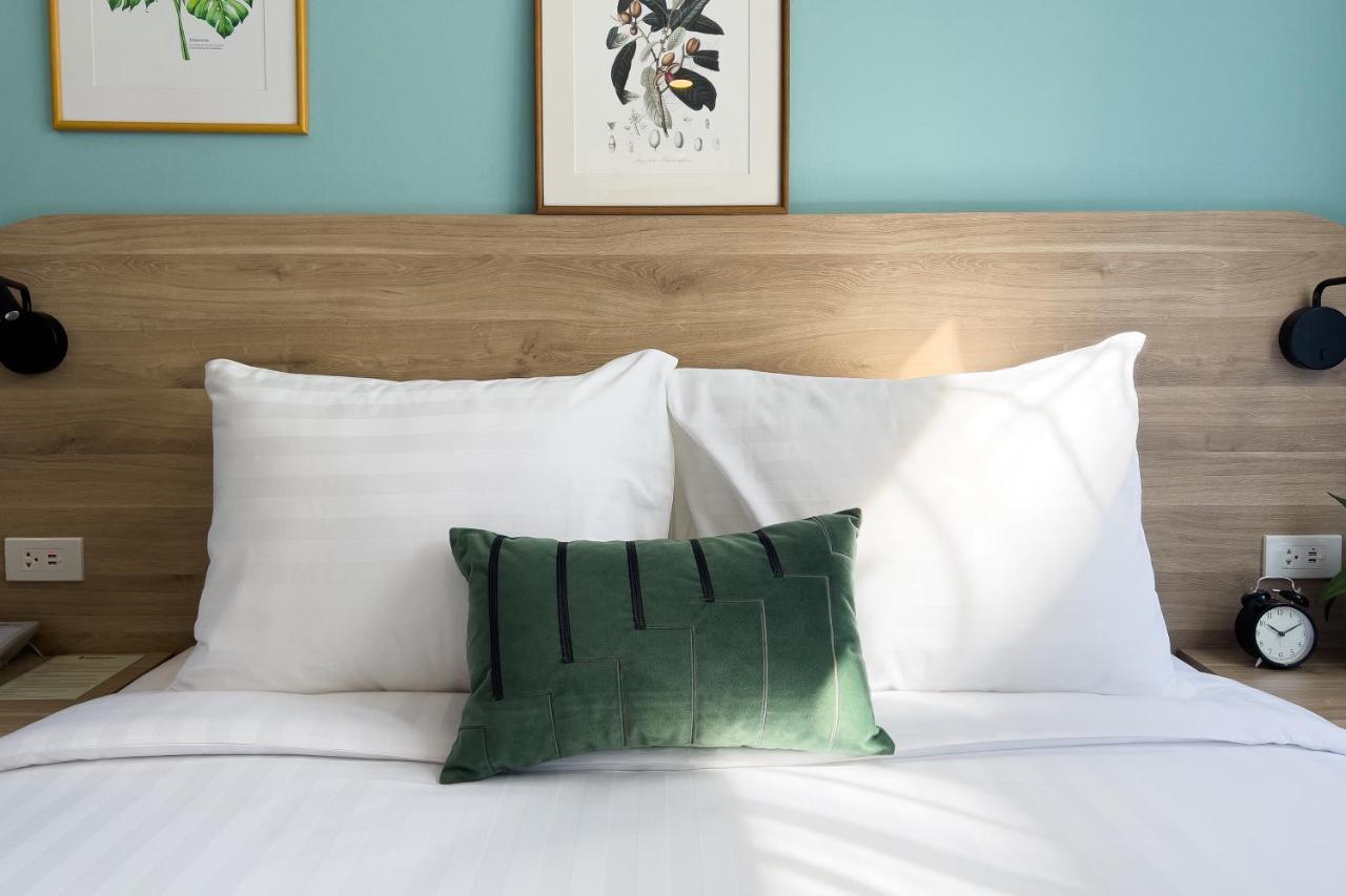 Wellness Stay & Hotel Sukhumvit 107 Bangkok Bagian luar foto