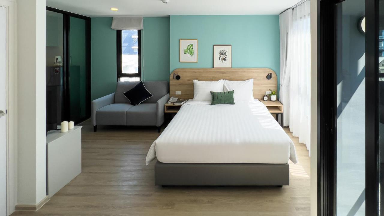 Wellness Stay & Hotel Sukhumvit 107 Bangkok Bagian luar foto