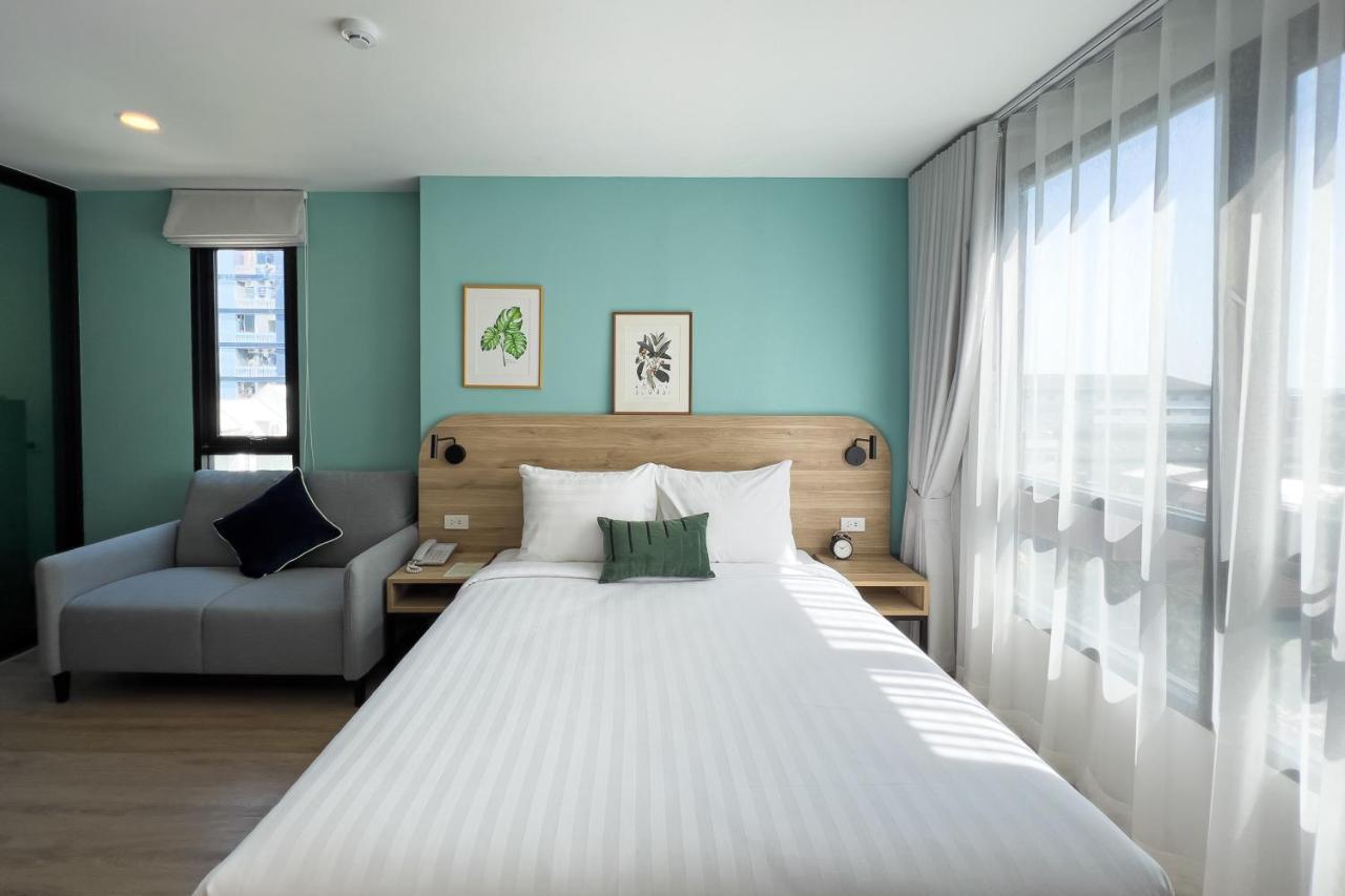 Wellness Stay & Hotel Sukhumvit 107 Bangkok Bagian luar foto