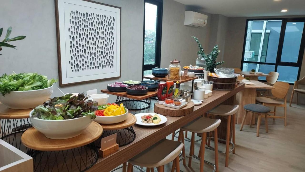 Wellness Stay & Hotel Sukhumvit 107 Bangkok Bagian luar foto