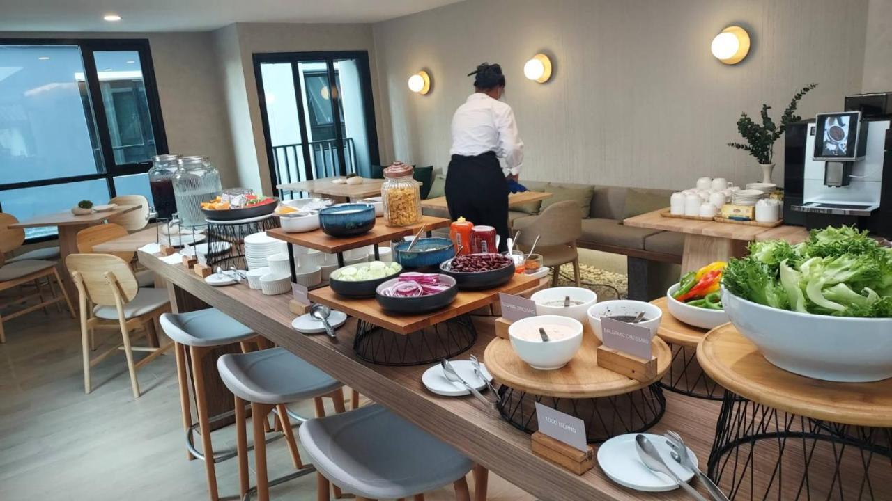 Wellness Stay & Hotel Sukhumvit 107 Bangkok Bagian luar foto
