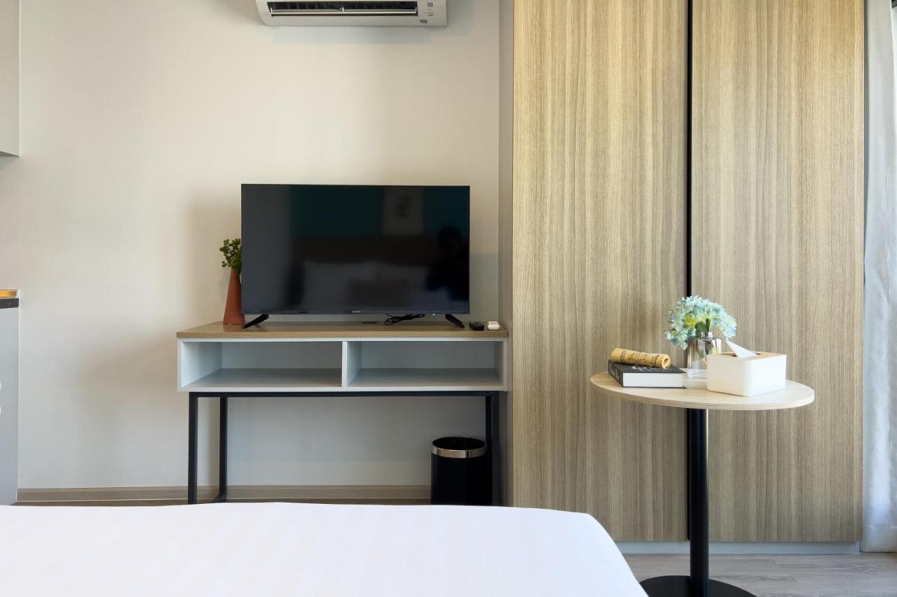 Wellness Stay & Hotel Sukhumvit 107 Bangkok Bagian luar foto