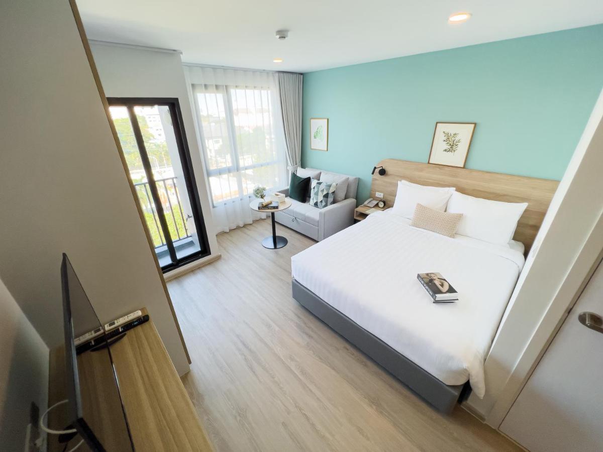 Wellness Stay & Hotel Sukhumvit 107 Bangkok Bagian luar foto