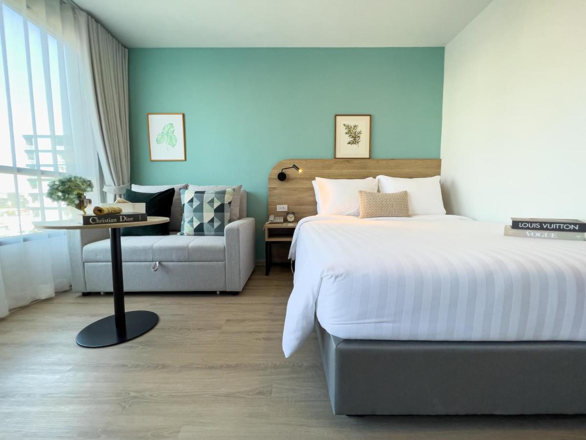 Wellness Stay & Hotel Sukhumvit 107 Bangkok Bagian luar foto
