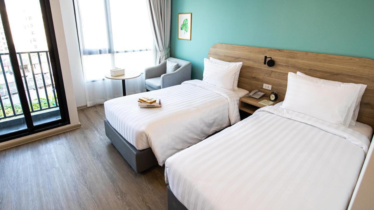Wellness Stay & Hotel Sukhumvit 107 Bangkok Bagian luar foto