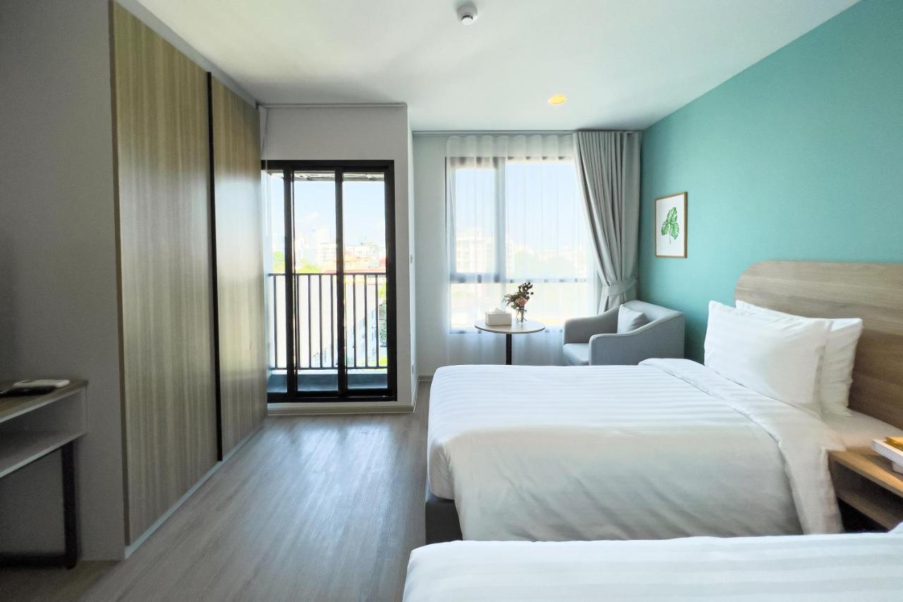 Wellness Stay & Hotel Sukhumvit 107 Bangkok Bagian luar foto