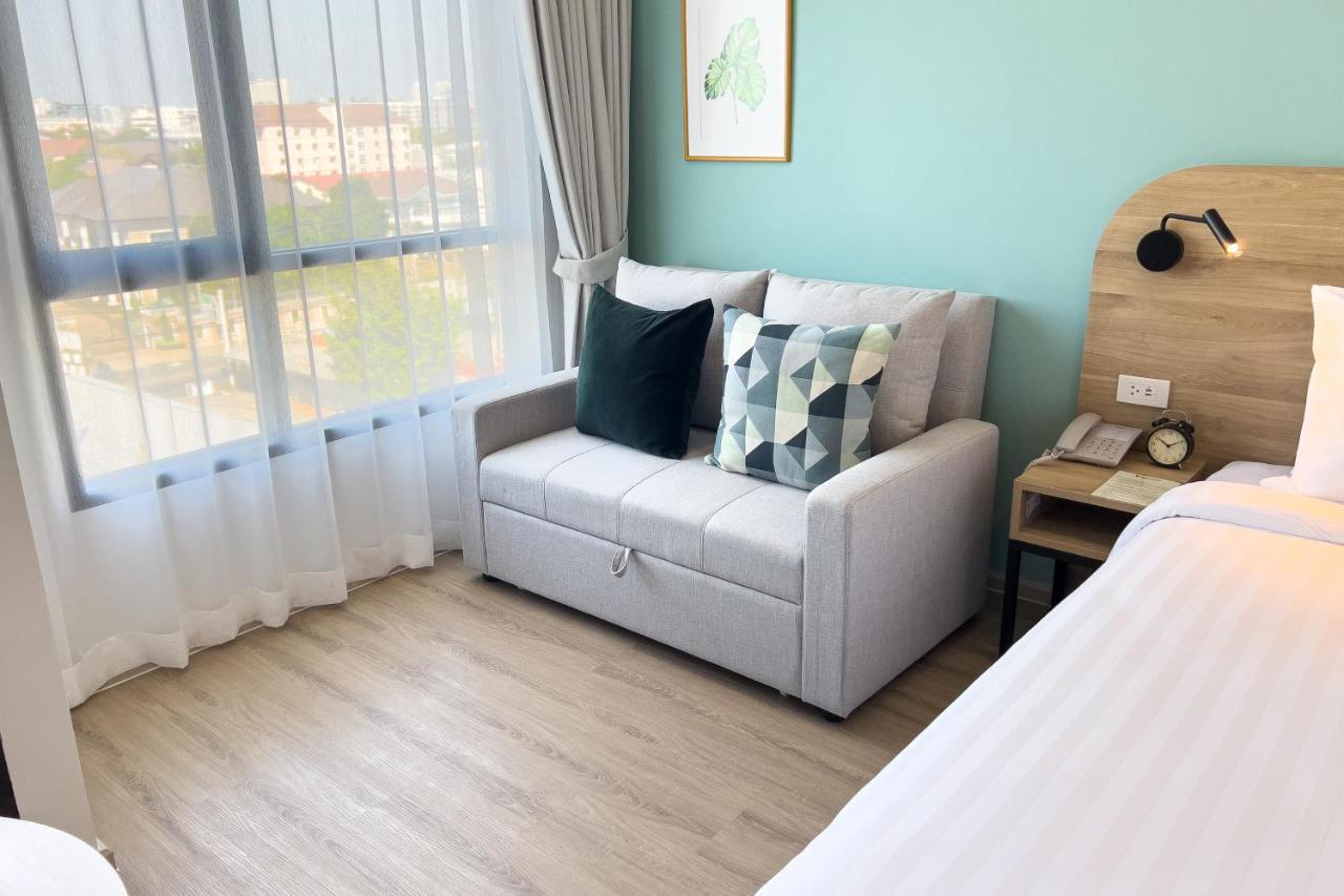 Wellness Stay & Hotel Sukhumvit 107 Bangkok Bagian luar foto