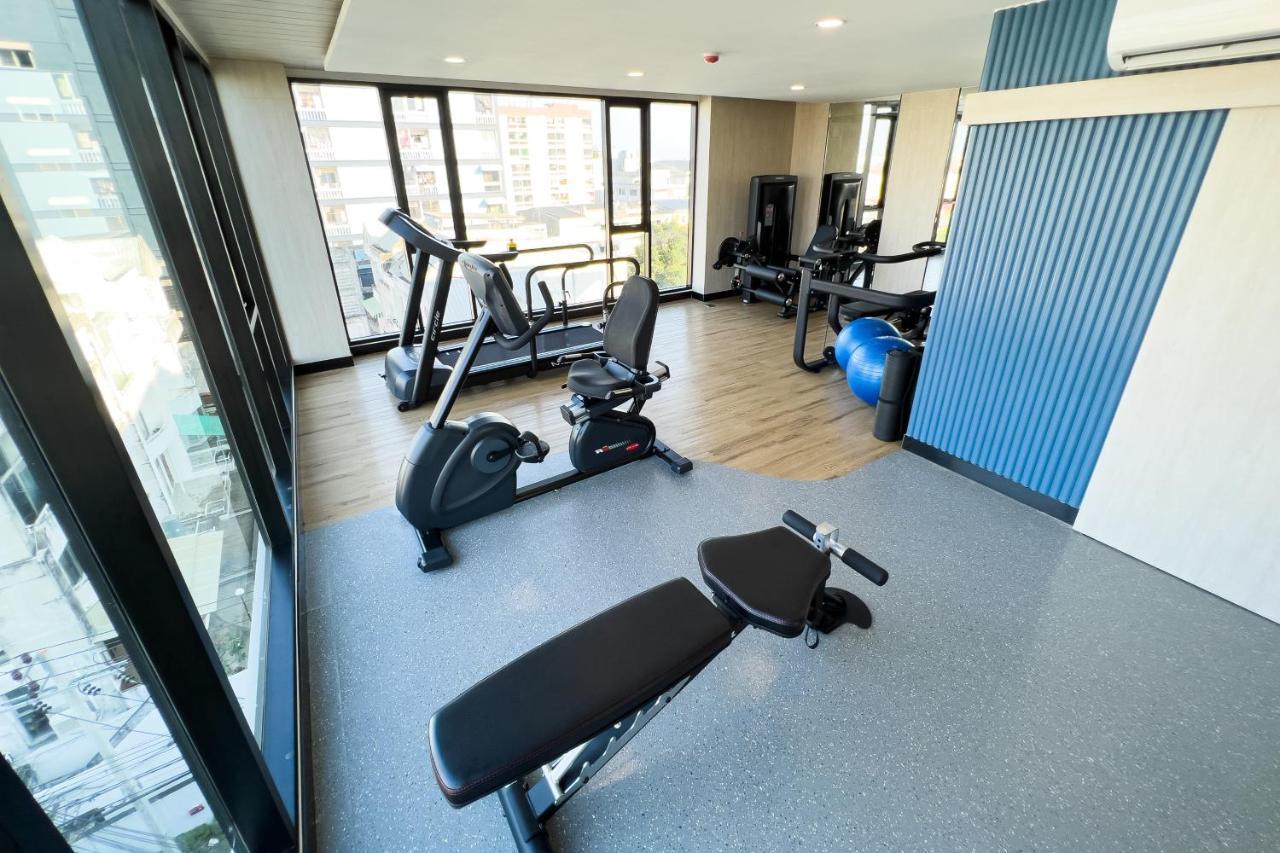 Wellness Stay & Hotel Sukhumvit 107 Bangkok Bagian luar foto