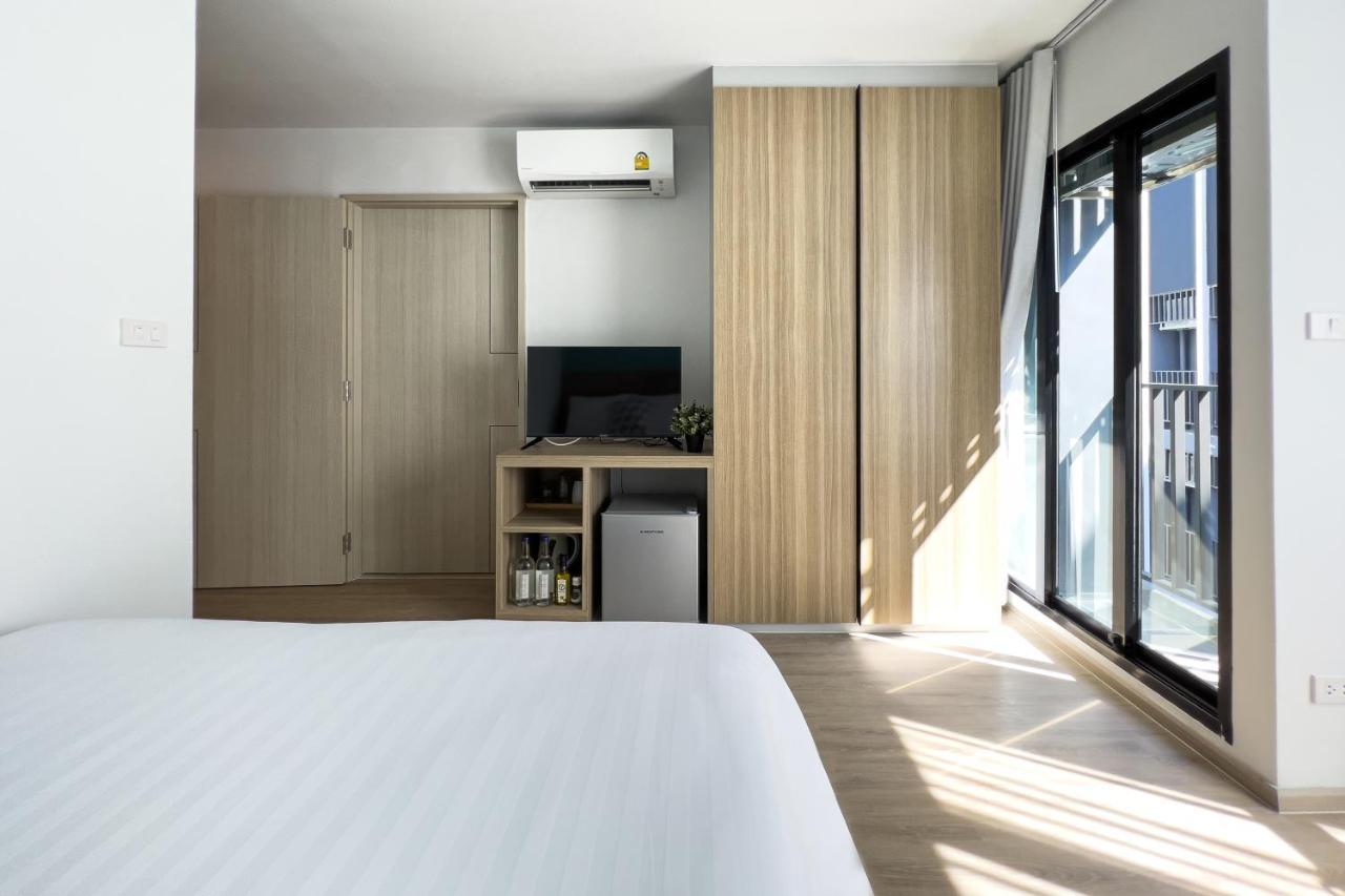 Wellness Stay & Hotel Sukhumvit 107 Bangkok Bagian luar foto