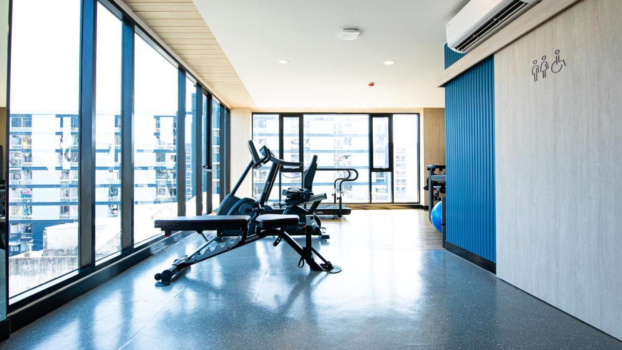 Wellness Stay & Hotel Sukhumvit 107 Bangkok Bagian luar foto