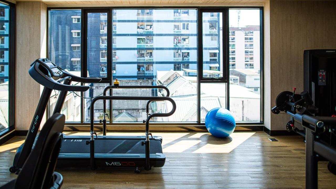 Wellness Stay & Hotel Sukhumvit 107 Bangkok Bagian luar foto