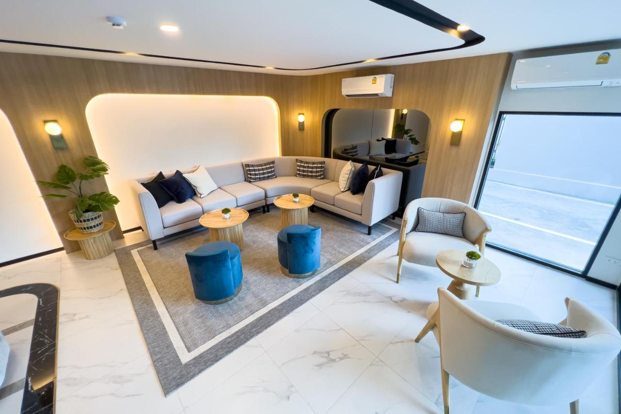 Wellness Stay & Hotel Sukhumvit 107 Bangkok Bagian luar foto