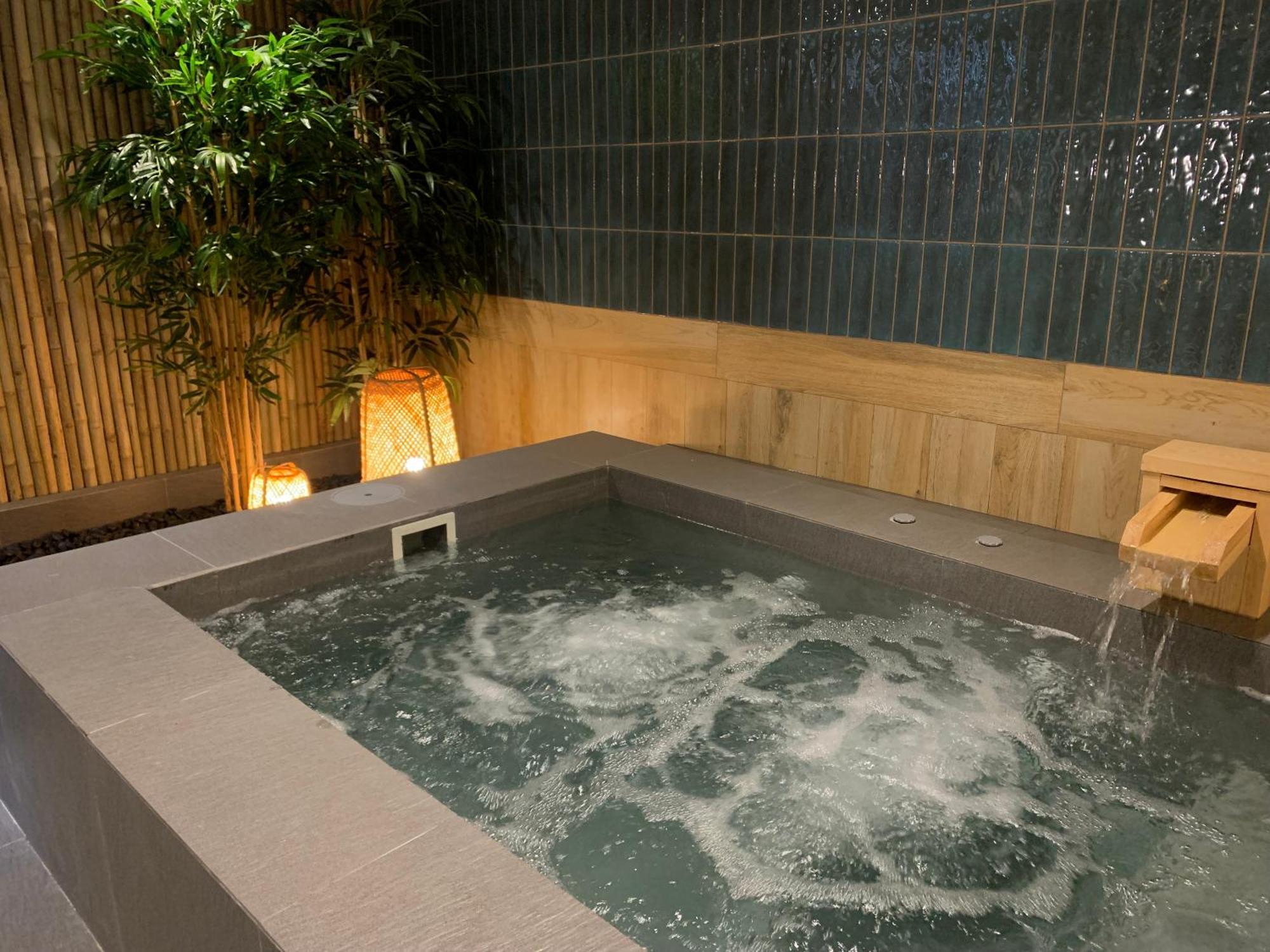 Wellness Stay & Hotel Sukhumvit 107 Bangkok Bagian luar foto